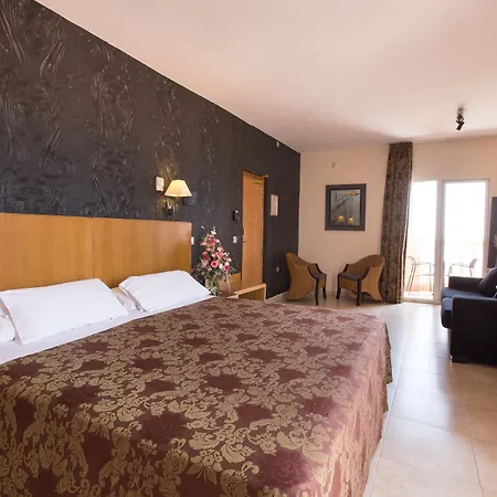 Hotel Alba Seleqtta