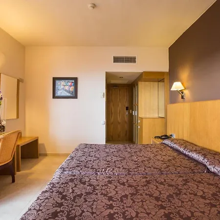 Alba Seleqtta 4* יורט דה מאר